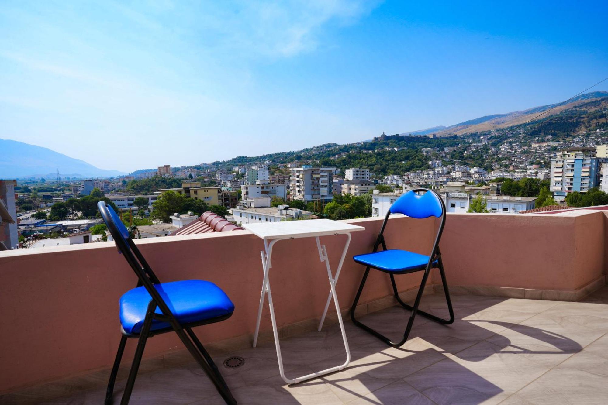 The View Rooms And Terrace Гірокастра Екстер'єр фото
